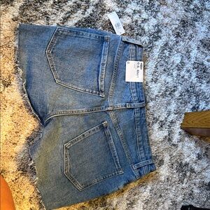 Old Navy Blue Jean Shorts size 6, high-rise 3 inch inseam O.G. Short.